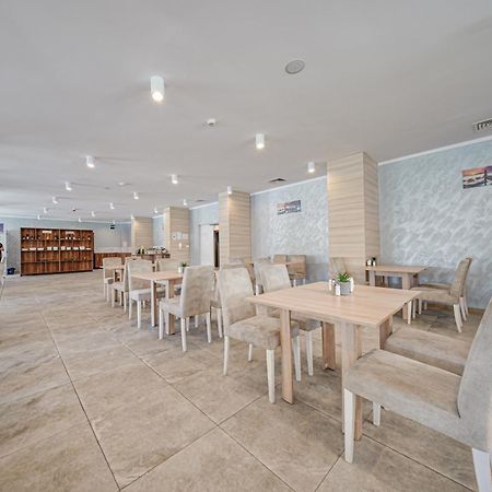 Cinema Hotel Primorszko Kültér fotó