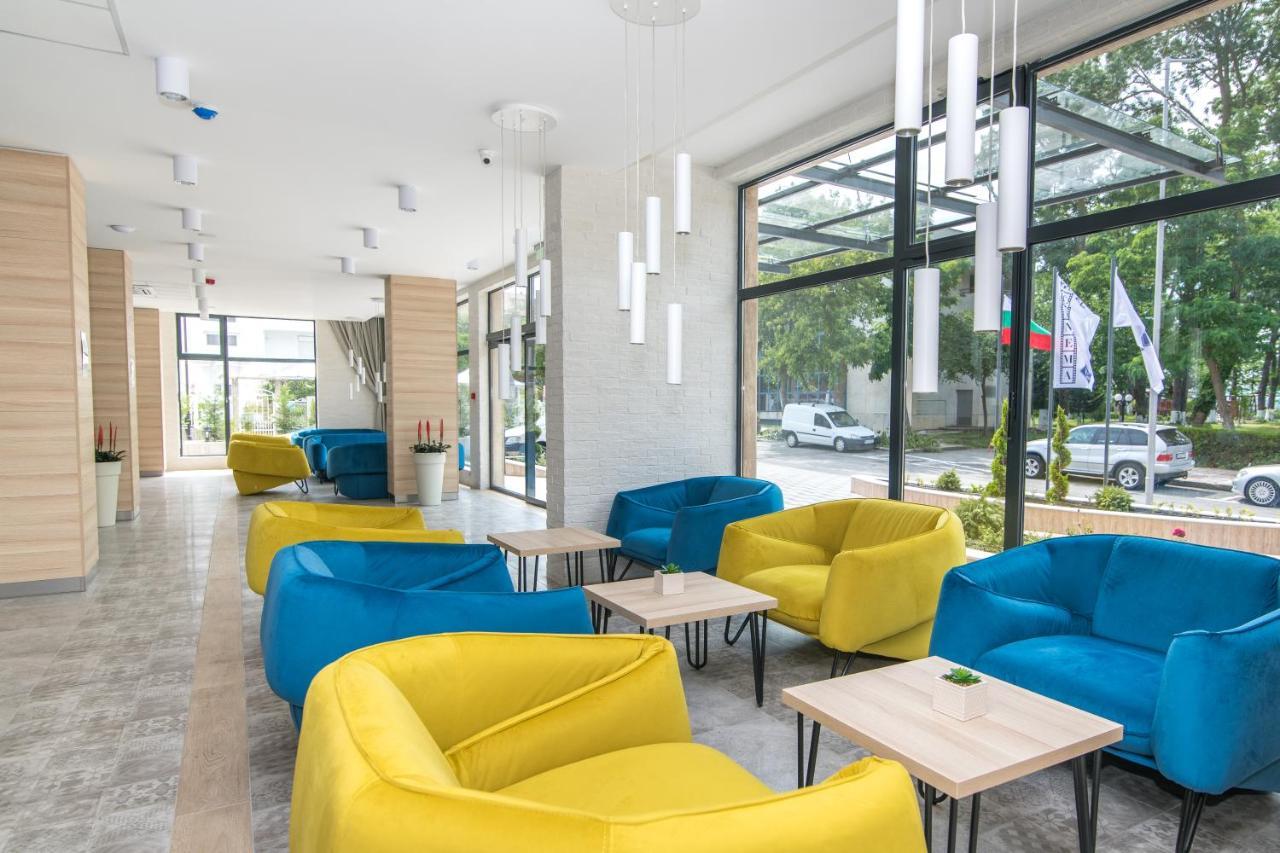 Cinema Hotel Primorszko Kültér fotó