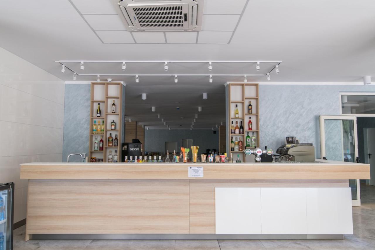 Cinema Hotel Primorszko Kültér fotó